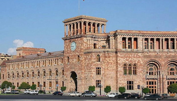 Ermənistan buna layiqdir, yardım edəcəyik - Polşa