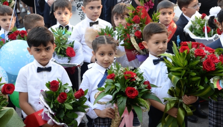 2,2 milyon nəfər üçün yeni tədris ili BAŞLAYIR