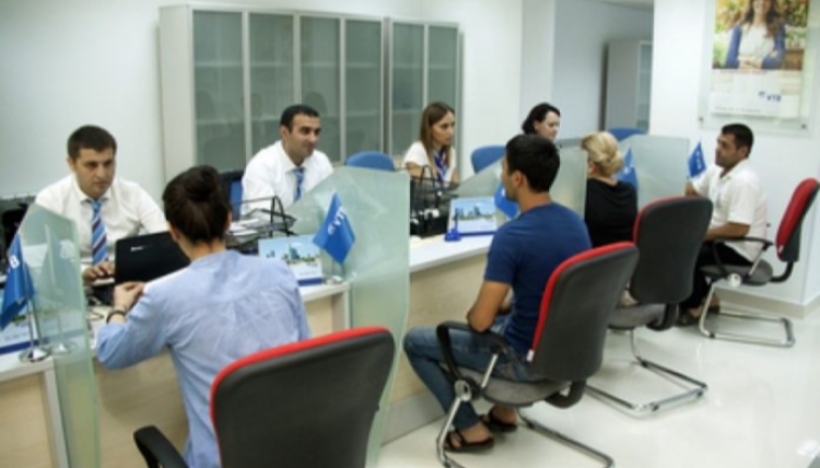Azərbaycanda bank müştərilərinin sayı artıb