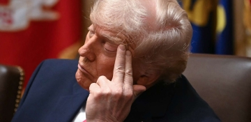 ABŞ Prezidenti Donald Trampın reytinqi rekord minimuma düşür